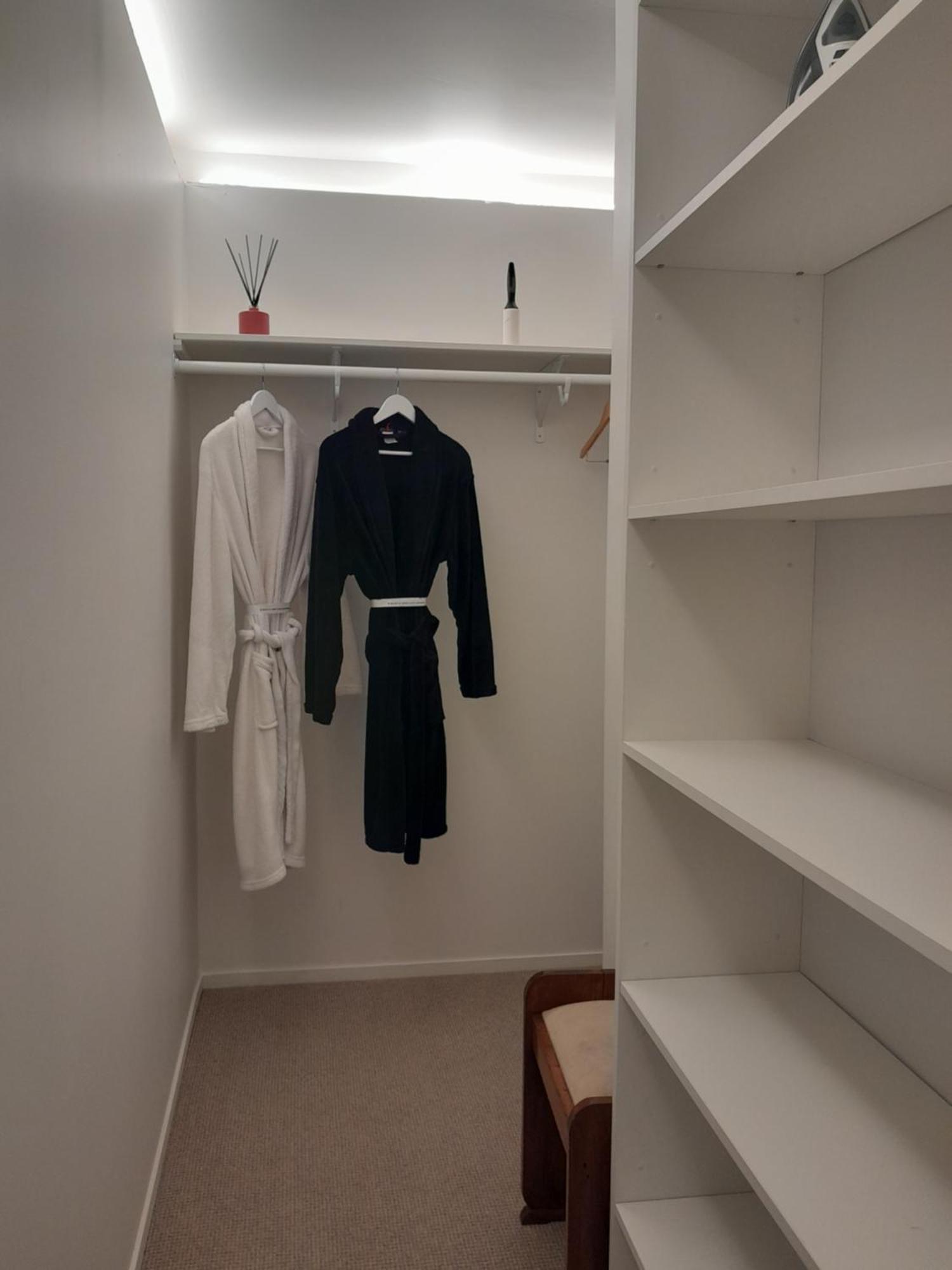 Apartment St David's On Luxury